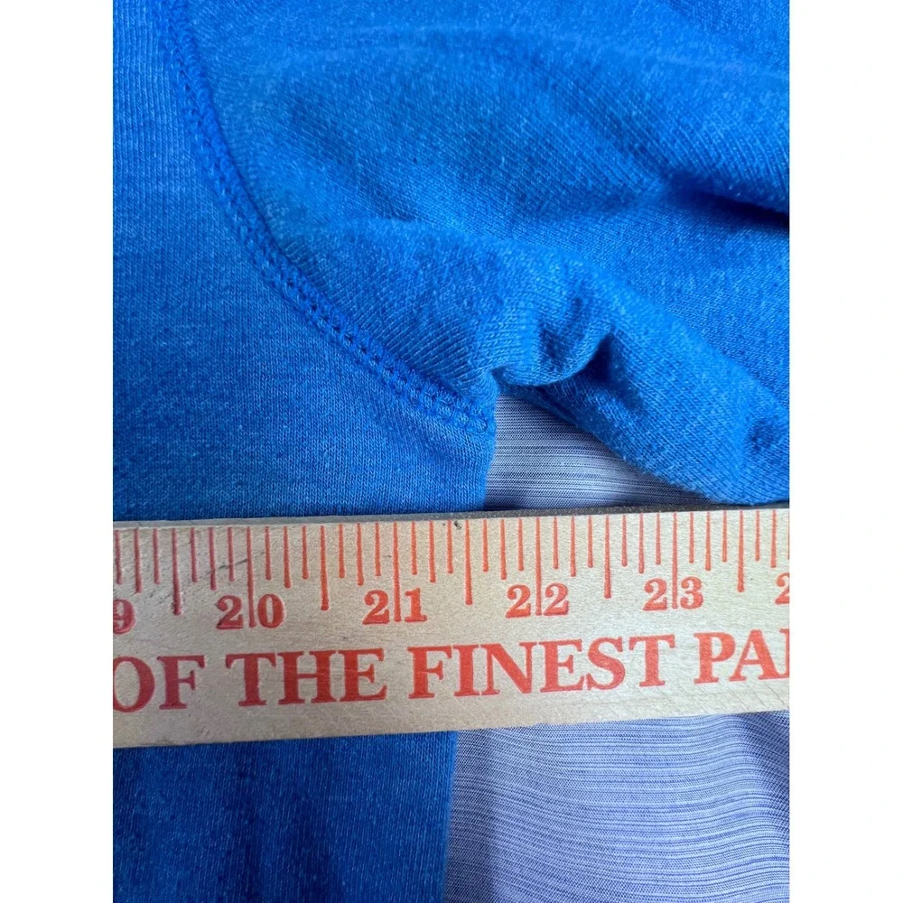 The North Face Mens Medium Heather Blue Crewneck Sweatshirt Pullover Patch Logo